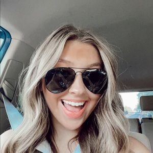 Meet your Posher, Alexandra